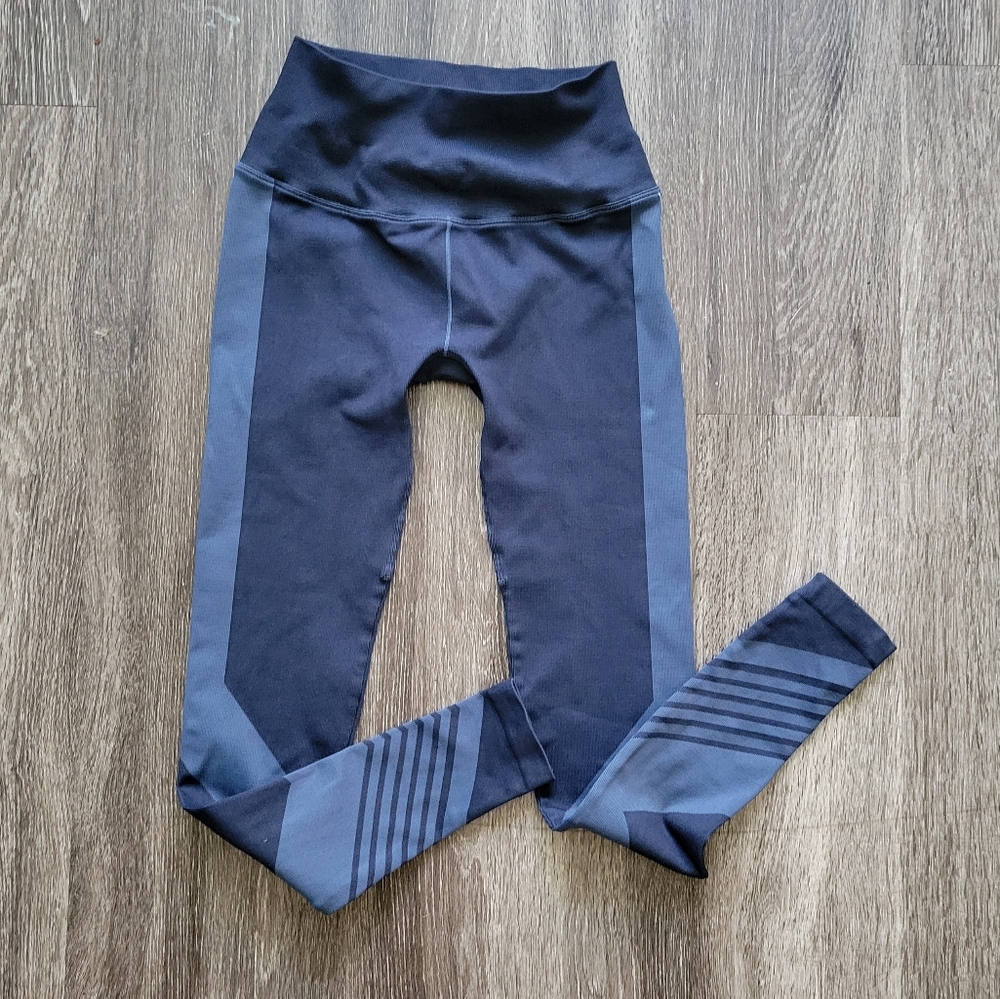 NWOT! PELOTON BLUE SEAMLESS ACTIVE COMPRESSION LEGGINGS
